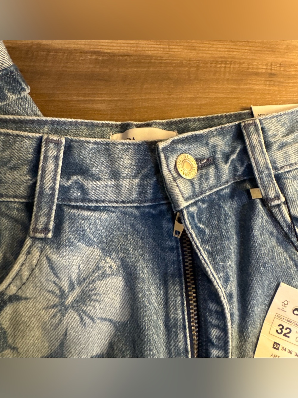 NWT Hibiscus Flower Wide Leg Denim Jeans from Zara - Size 00 - Picture 6 of 15